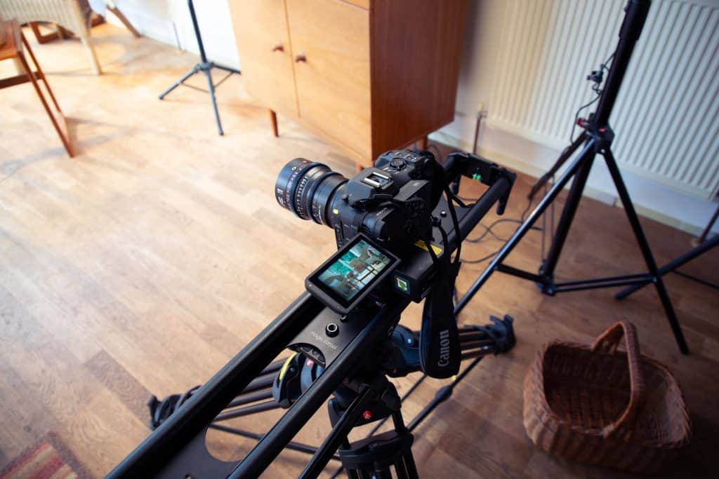 Happy Yak Yarn Co - Amazon Ad 2 C70 On A Slider